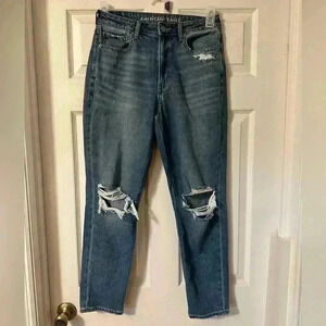 American Eagle Comfort Stretch Waistband Mom Jean Size 6 Reg Diistressed
